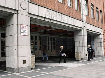 Dublin maternity services to b...